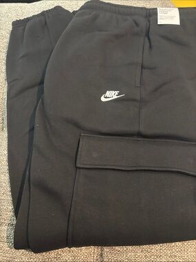 Nike men’s  Black Jogger Sweatpants with White Swoosh and pockets